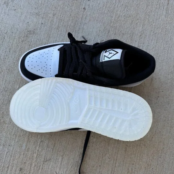 Air Jordan 1 Low SE - Picture 9 of 9